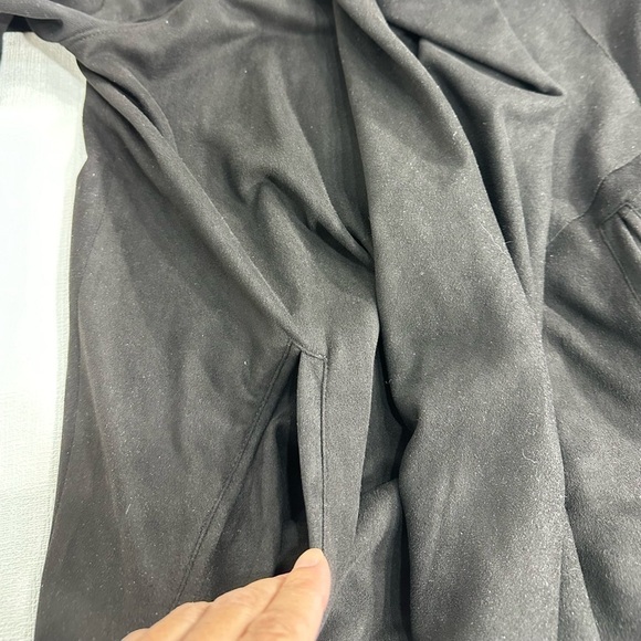 Blank NYC faux suede drape wrap front jacket black size S - Picture 9 of 11